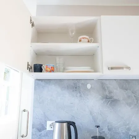 アパート Sunny And Quiet